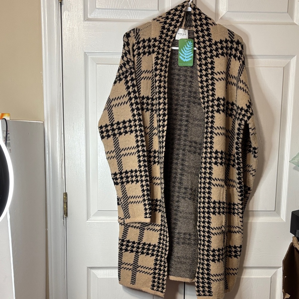 Gilli Beige and Black Knit Cardigan Sz Small New With Tags